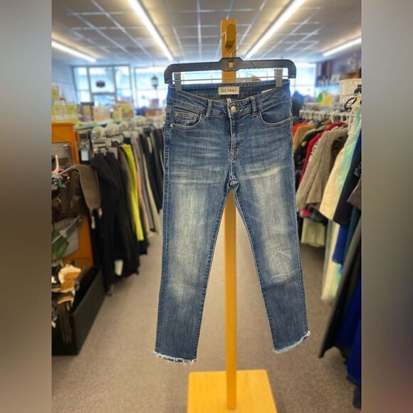DL 1961 Ladies 26 High Waist Jeans - Picture 1 of 5